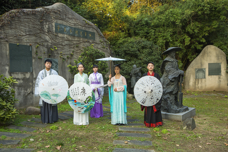 av影片
 孙贝贝、倪书阳、葛益军；av影片
 陈泠琳；江苏海事职业技术学院 崔亚迪