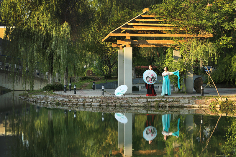 av影片
 孙贝贝、倪书阳、葛益军；张培风